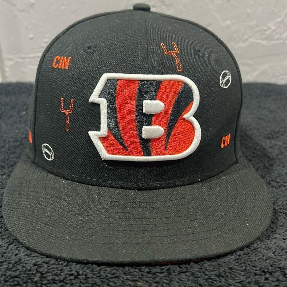 🏈 “NEW” CINCINNATI BENGALS NFL All Over Print NEW ERA Fitted Flat Bill HAT Sz7